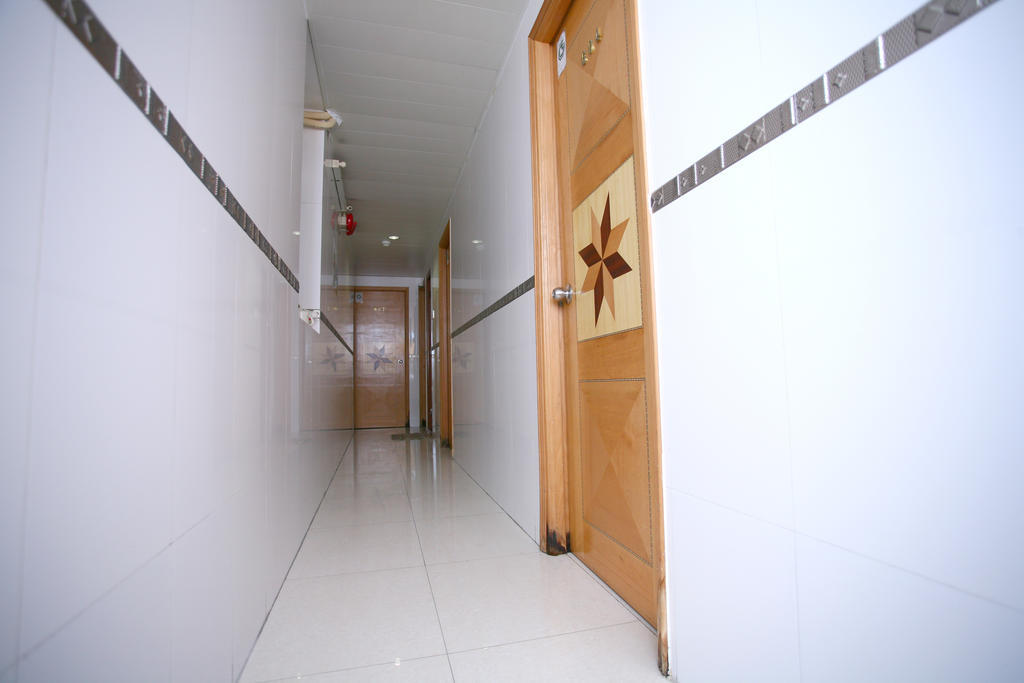 Pay-Less Guesthouse Гонконг Экстерьер фото