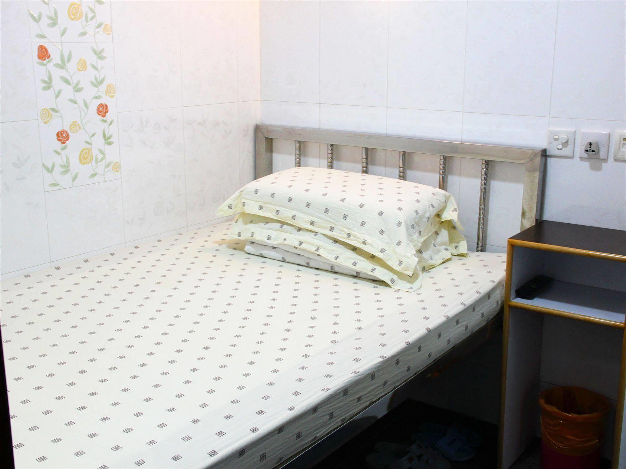 Pay-Less Guesthouse Гонконг Экстерьер фото